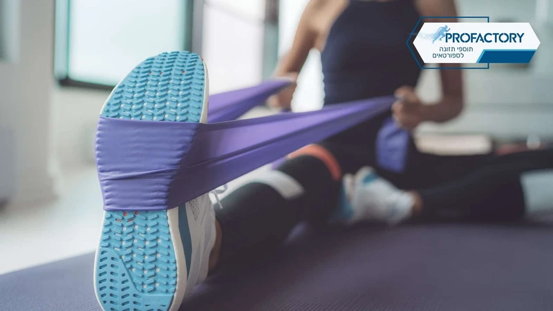 רצועות התנגדות לעומת משקולות: מה עדיף לבניית חוזק