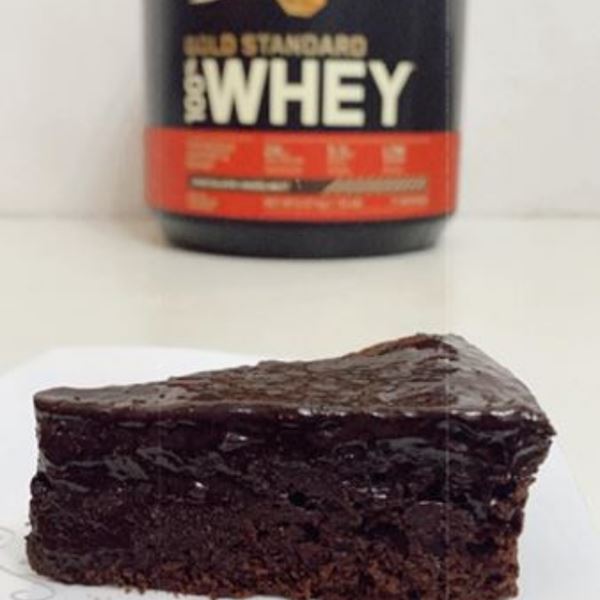 עוגת שוקולד עשירה בחלבון  (ללא גלוטן)